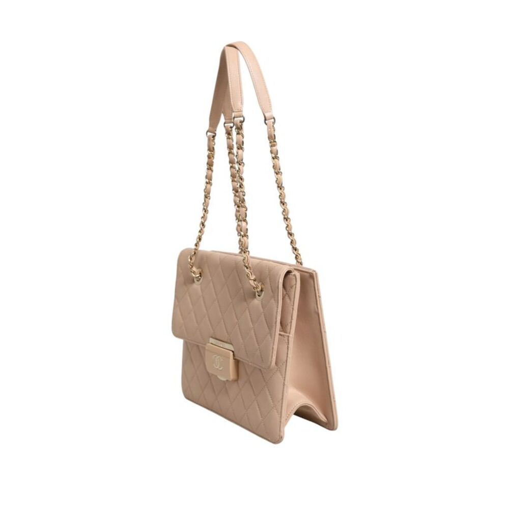 Chanel Quilted Leather Beauty Lock Flap Women's Bag - Picture 2 of 6